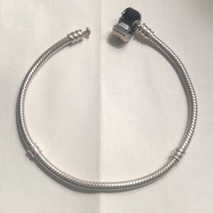 Pandora bracelet 7”